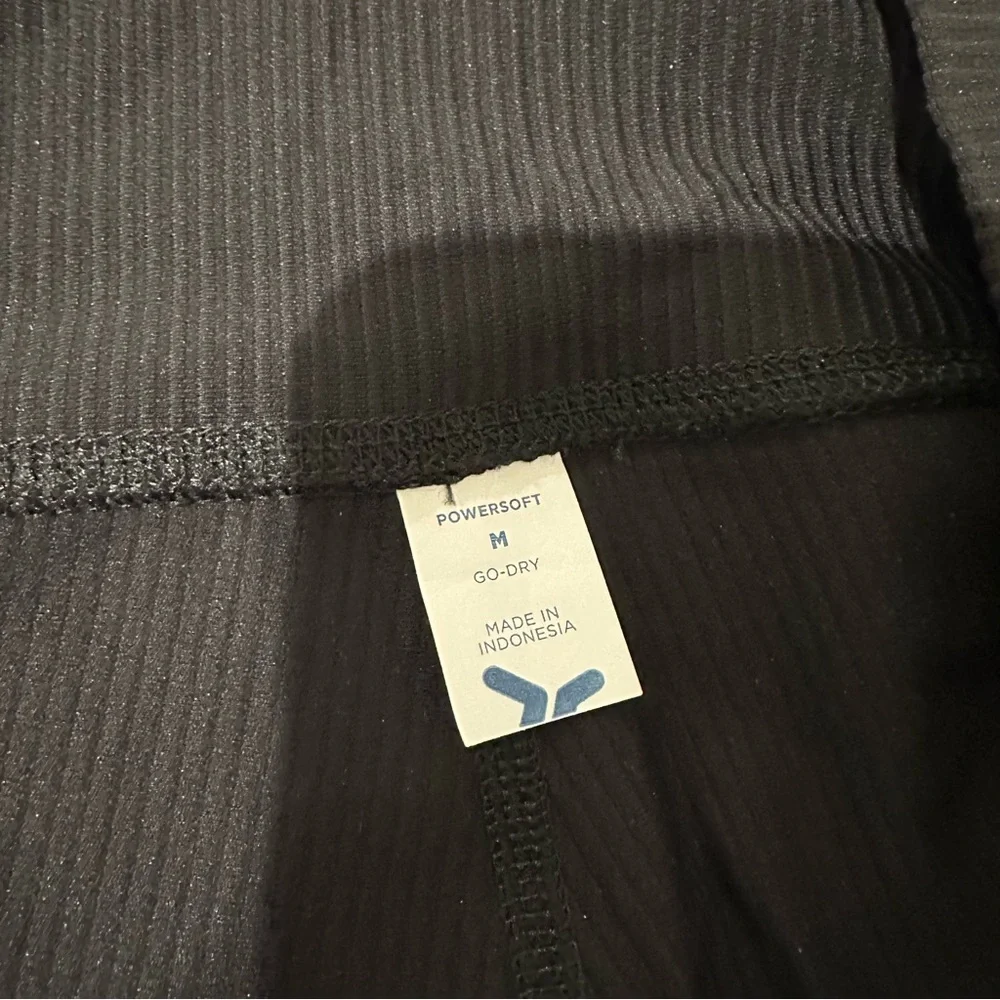 Old Navy Black High-Waisted Flare Leggings, Split Hem - Picture 4 of 4